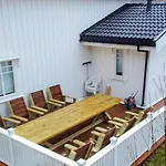 8 Person In Dom wakacyjny Oksvoll