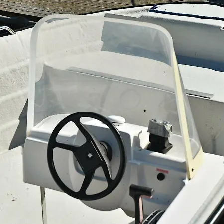 8 Person In * Oksvoll