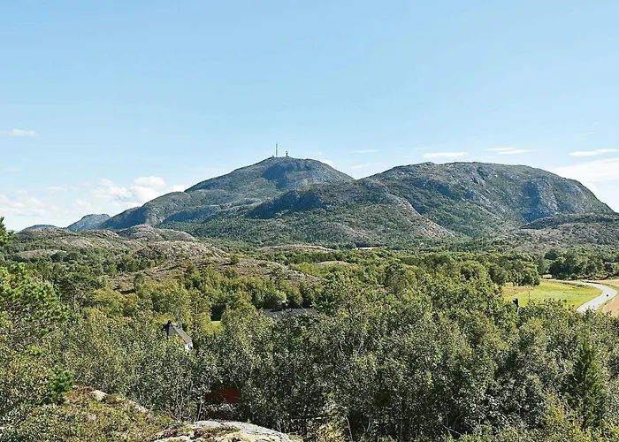 8 Person In Nyaraló