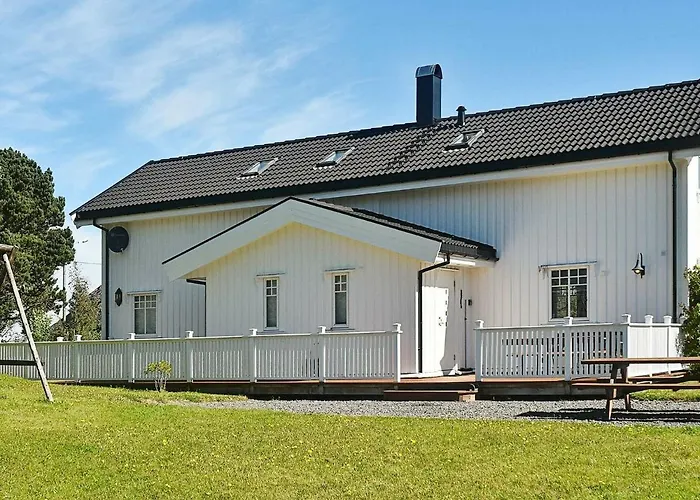 8 Person In * Oksvoll
